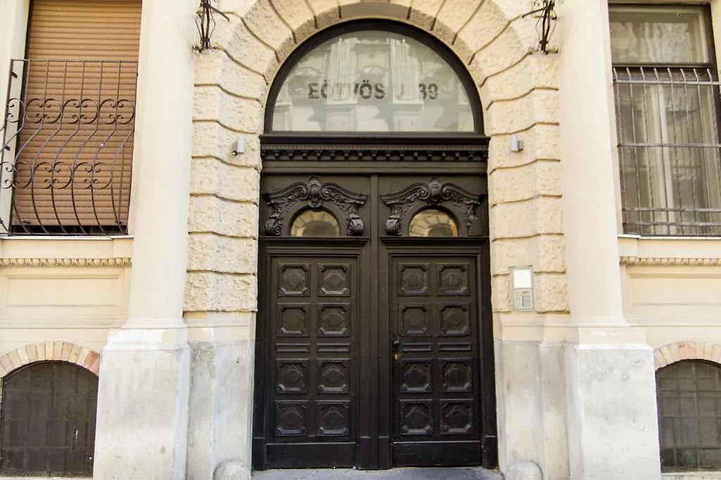 Eoetvoes Apartman Budapeşte Daire